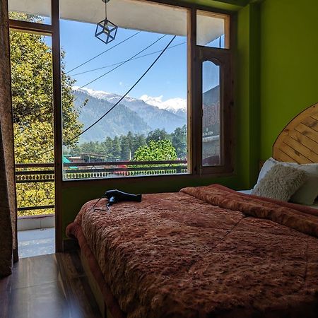 Attic Monkey Cafe & Rooms Manali  Bagian luar foto